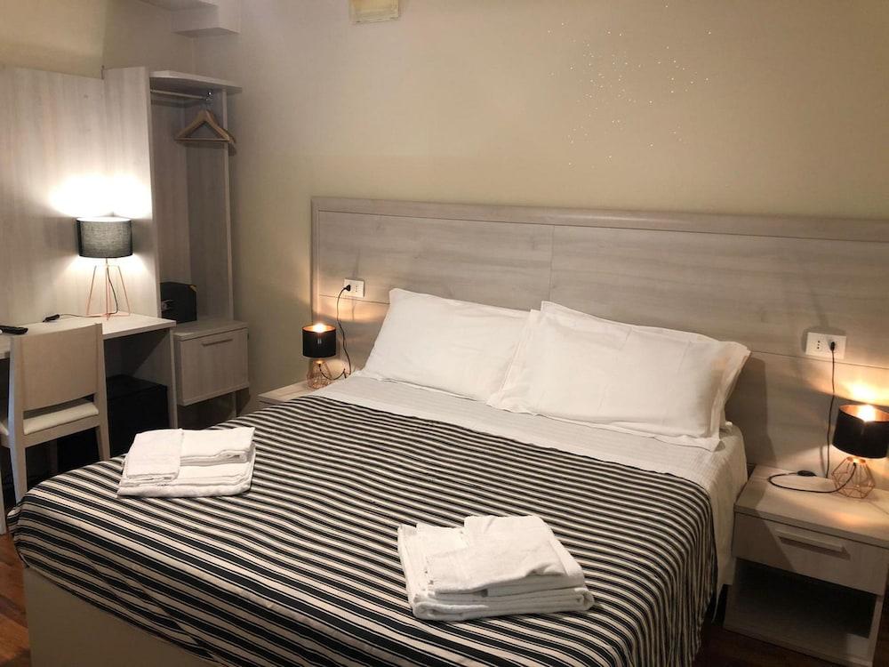 B&B Elios Rooms Guest house