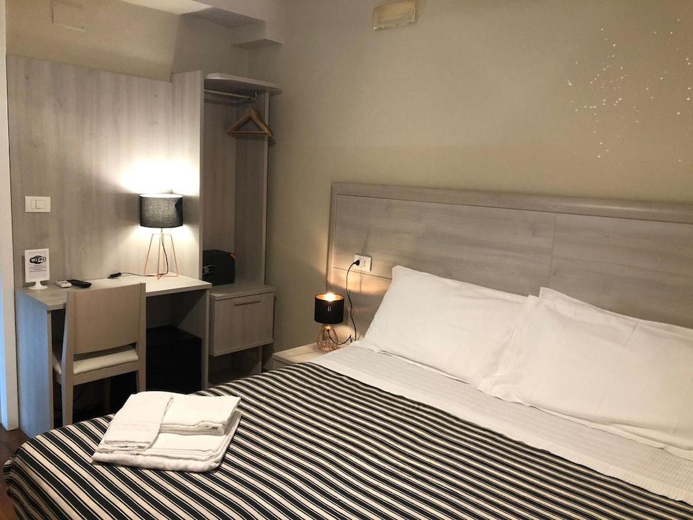 B&B Elios Rooms Guest house