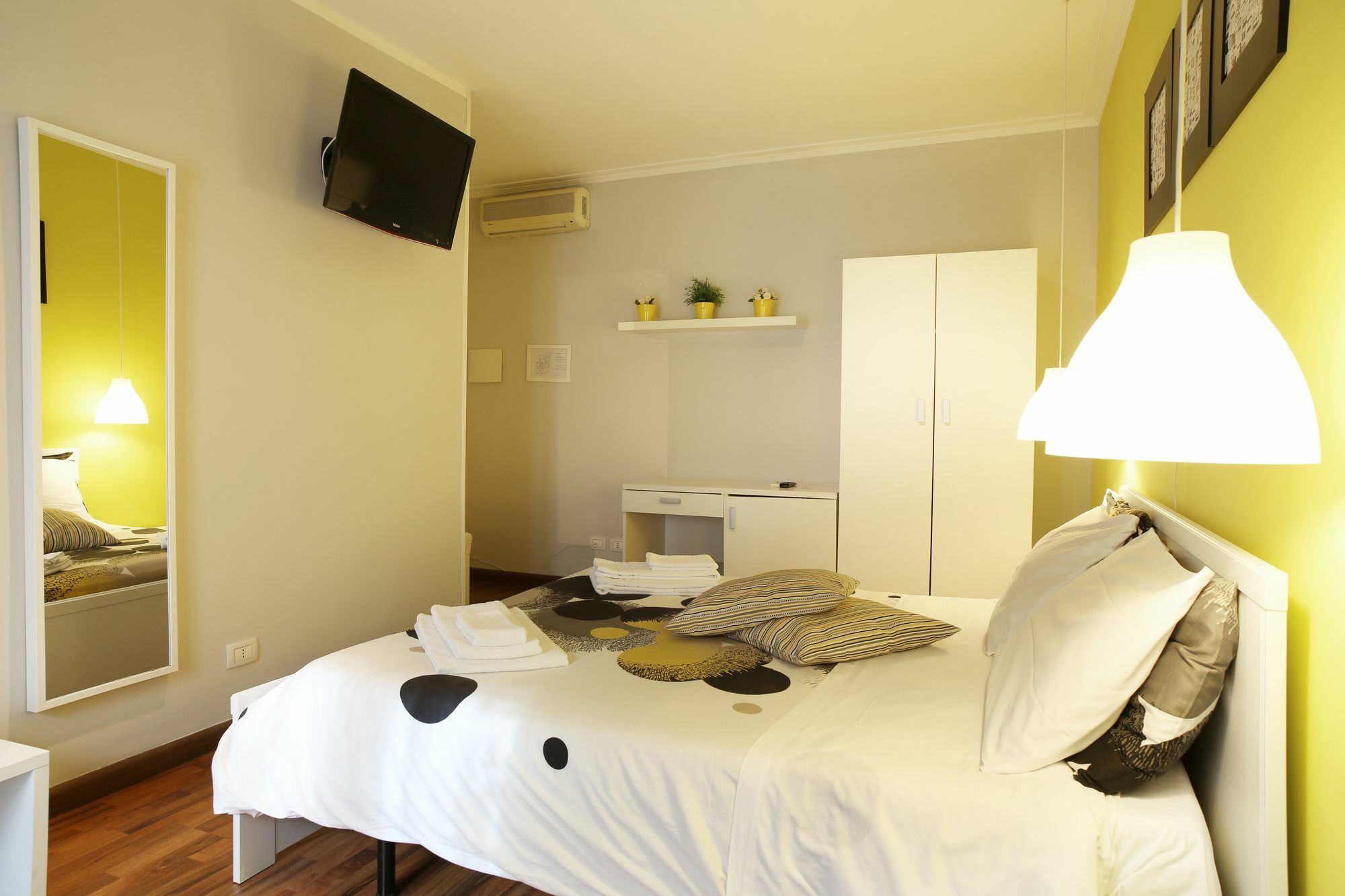 B&B Elios Rooms Guest house